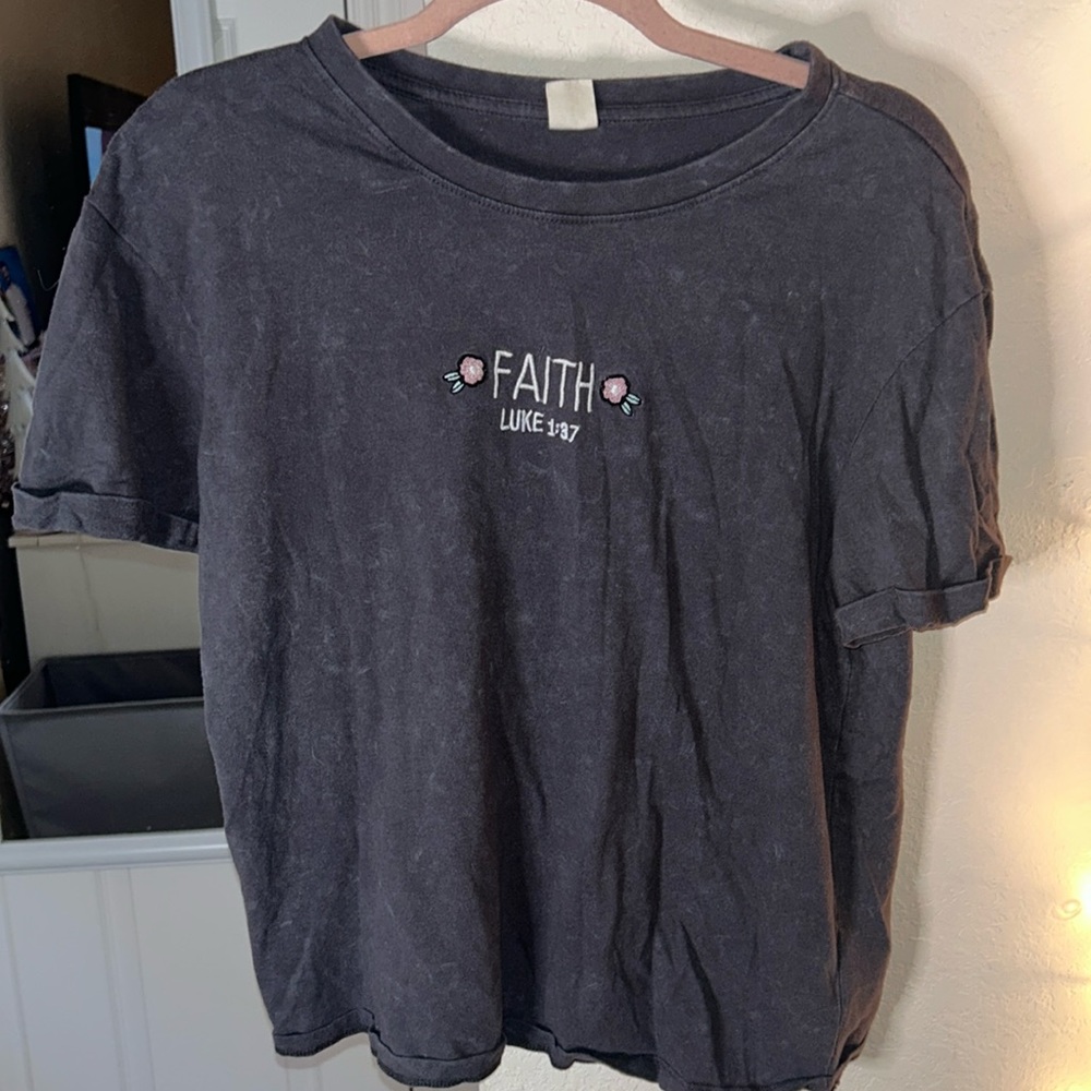 Short sleeve cuffed soft cotton T-shirt. Faith Luke1:37